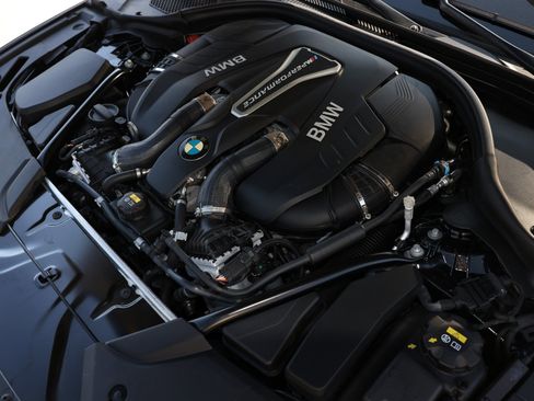 Used 2019 BMW M550i xDrive image 57