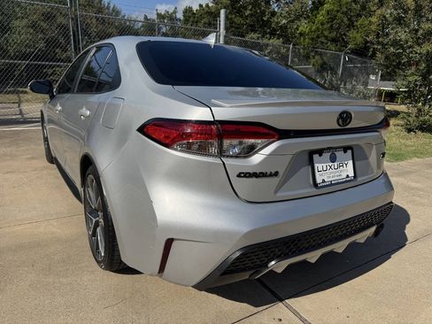 Used 2022 Toyota Corolla SE FWD image 11