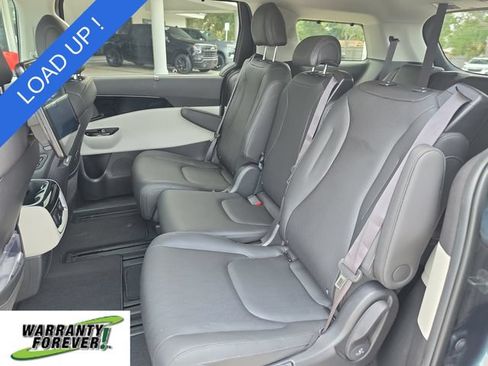 Used 2024 Kia Carnival SX FWD image 12