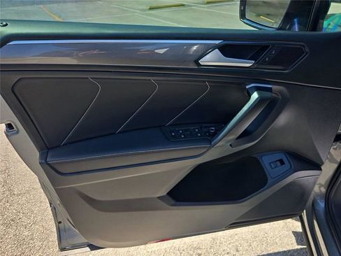 Used 2024 Volkswagen Tiguan SE R-Line image 15