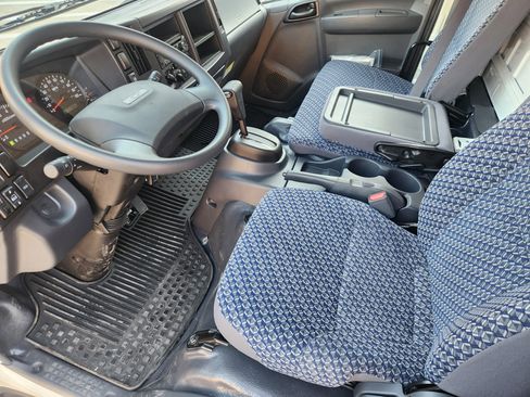 New 2025 Chevrolet Low Cab Forward image 4