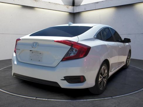 Used 2017 Honda Civic EX-L image 3