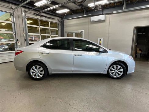 Used 2014 Toyota Corolla LE FWD image 6