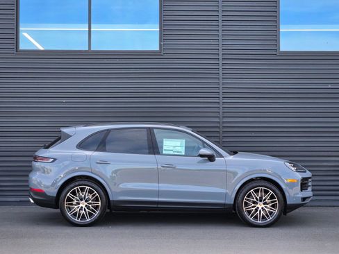 New 2026 Porsche Cayenne AWD/4WD image 8