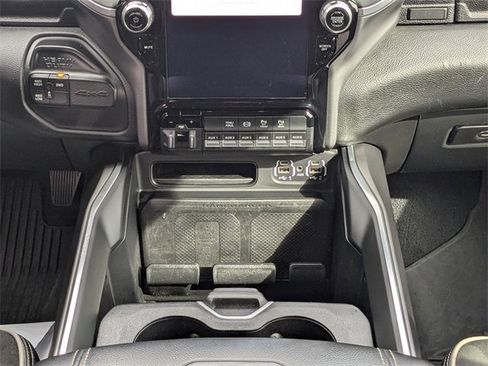 Certified 2022 RAM 3500 Laramie image 17