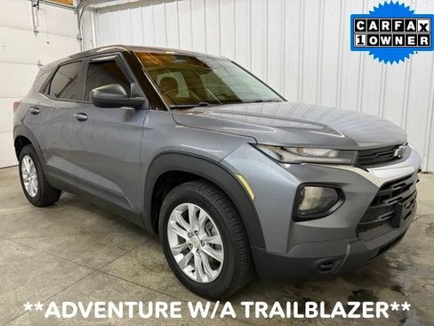 Used 2021 Chevrolet TrailBlazer LS FWD image 1