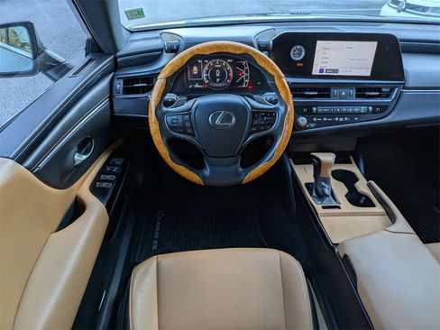 Used 2023 Lexus ES 350 w/ Accessory Package (Z2) image 19