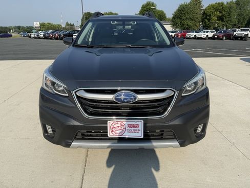 Used 2020 Subaru Outback Limited XT w/ Popular Package #2 AWD/4WD image 3