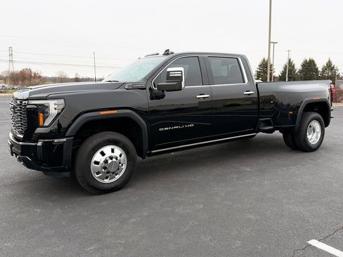 Used 2024 GMC Sierra 3500 Denali Ultimate image 15