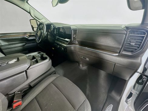 Used 2024 Chevrolet Silverado 2500 LT image 31