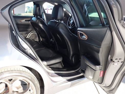 Used 2017 Alfa Romeo Giulia Ti w/ TI 19" Sport Package image 34