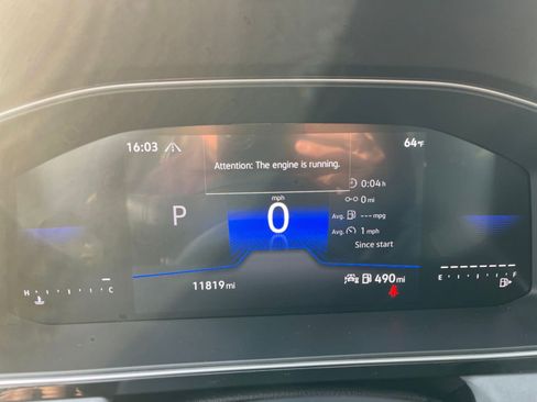 Used 2025 Volkswagen Jetta SE image 40