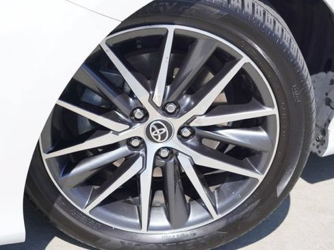 Used 2023 Toyota Camry XLE FWD image 9