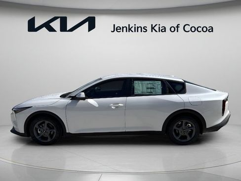 New 2026 Kia K4 FWD image 9