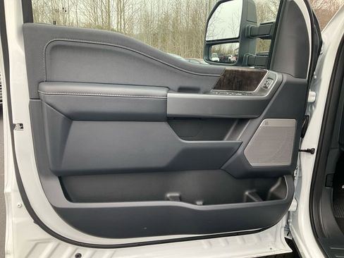 New 2026 Ford F250 Lariat w/ Black Appearance Package AWD/4WD image 17