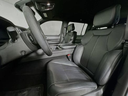 Used 2023 Jeep Wagoneer Series III w/ Preferred Equipment Group image 12