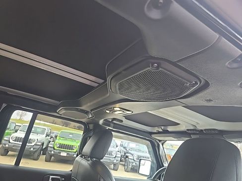 Used 2021 Jeep Gladiator Overland w/ Popular Equipment Package image 92