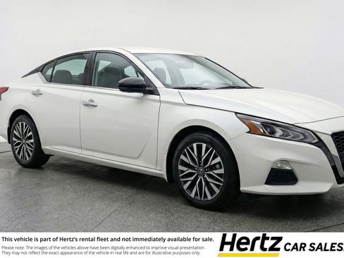 Used 2025 Nissan Altima 2.5 SV FWD image 1