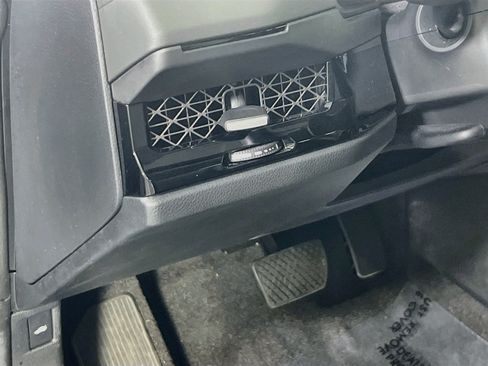 Used 2023 Honda Accord Touring image 10
