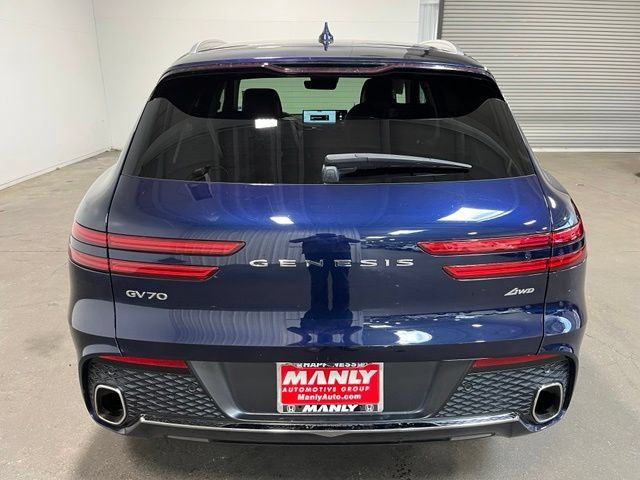 Used 2025 Genesis GV70 2.5T AWD/4WD image 4