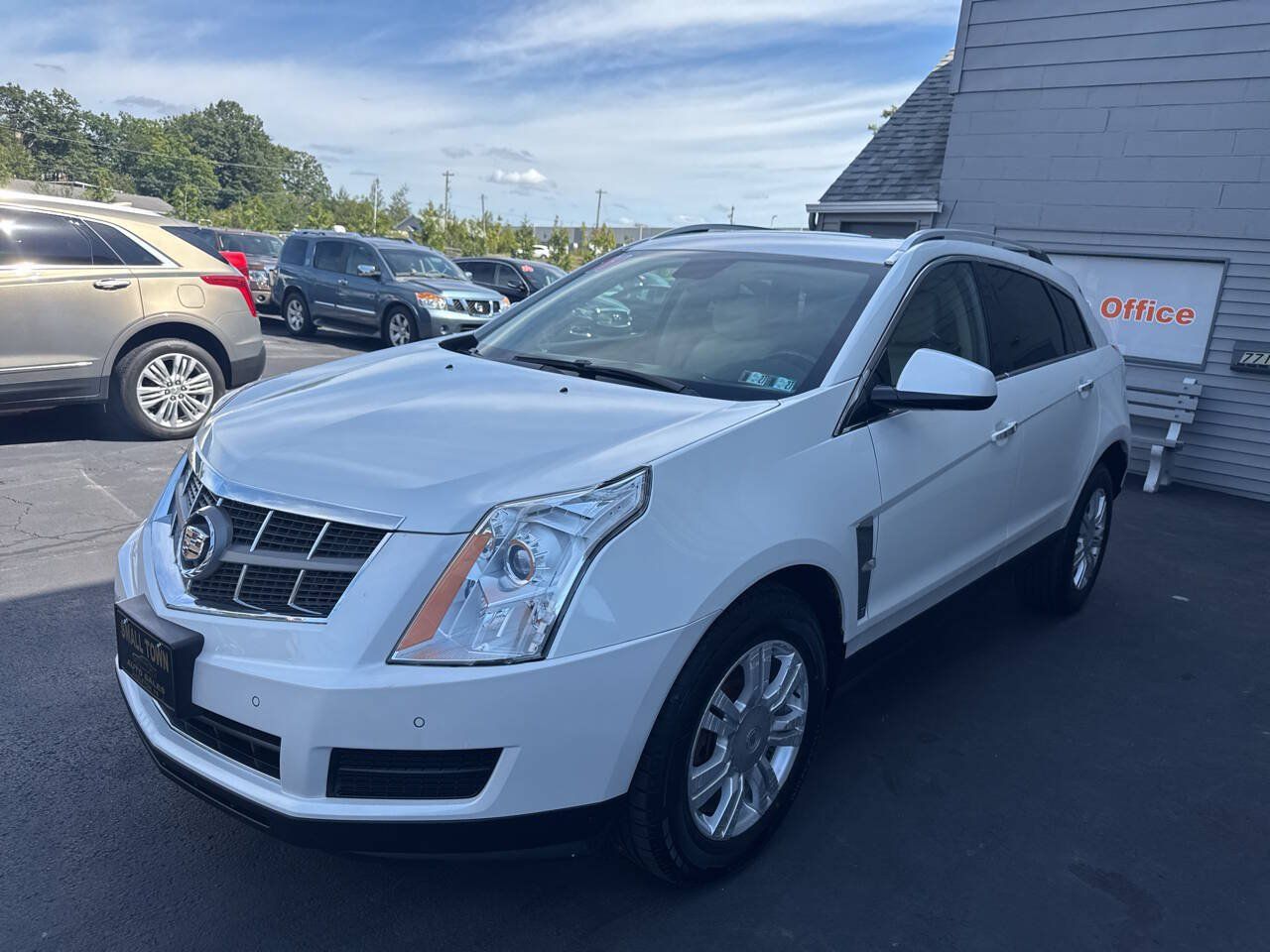 Used 2011 Cadillac SRX Luxury AWD/4WD image 3
