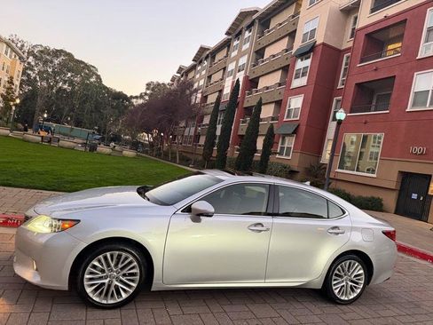 Used 2013 Lexus ES 350 w/ Luxury Pkg FWD image 5