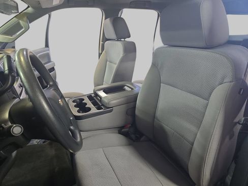 Used 2018 Chevrolet Silverado 1500 Custom w/ Custom Value Package AWD/4WD image 18