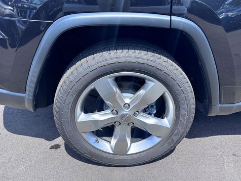 Used 2013 Jeep Grand Cherokee Overland RWD image 17