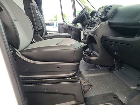 Used 2025 RAM ProMaster 2500 w/ Convenience Group FWD image 16