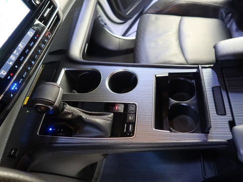 Used 2023 Toyota Sienna XSE image 34