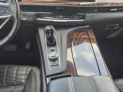 Used 2021 Cadillac Escalade ESV Sport Platinum RWD image 18