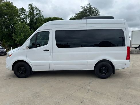 Used 2024 Mercedes-Benz Sprinter 2500 image 4