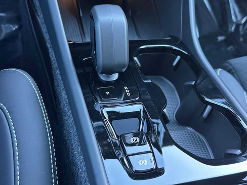 New 2026 Volvo XC40 B5 Ultra w/ Climate Package image 32