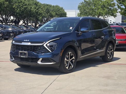Certified 2025 Kia Sportage EX AWD/4WD image 2