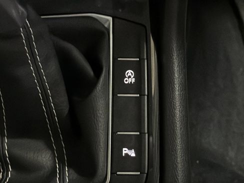 Certified 2025 Volkswagen Taos SE image 39