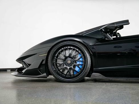 Used 2020 Lamborghini Aventador SVJ AWD/4WD image 12