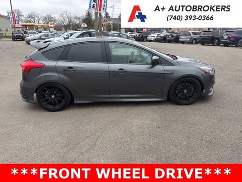 Used 2018 Ford Focus ST image 2