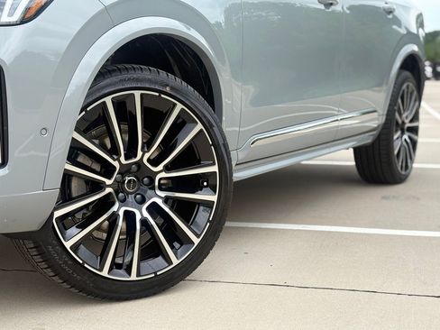 New 2026 Volvo XC90 B5 Plus w/ Protection Package Premier AWD/4WD image 10