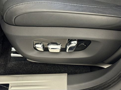 Used 2022 Rolls-Royce Ghost image 21