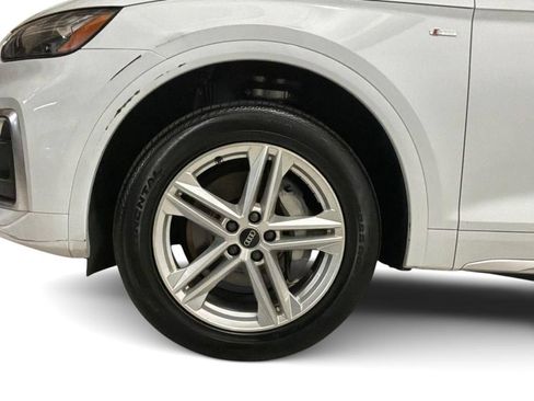 Used 2023 Audi Q5 e Premium w/ Convenience Package AWD/4WD image 13