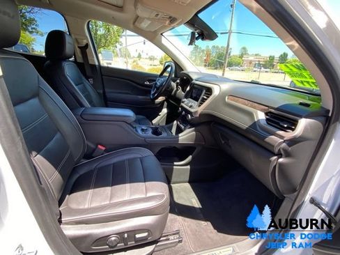 Used 2020 GMC Acadia Denali w/ Denali Ultimate Package AWD/4WD image 19