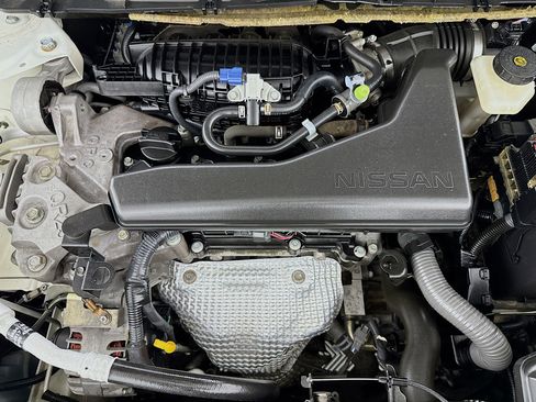 Used 2017 Nissan Rogue SL image 38