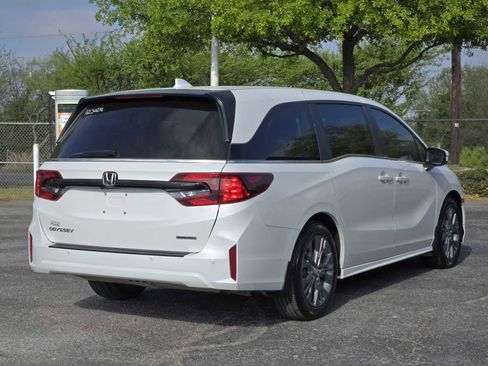 Used 2025 Honda Odyssey Touring image 7