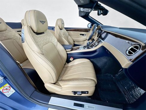 Used 2022 Bentley Continental GT image 28