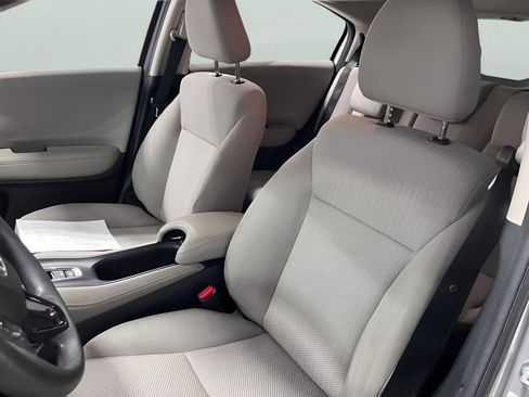 Used 2016 Honda HR-V EX image 11