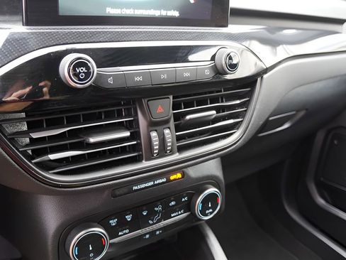 Used 2025 Ford Escape ST-Line image 26