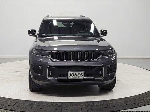 Used 2023 Jeep Grand Cherokee L Overland w/ Luxury Tech Group IV AWD/4WD image 2