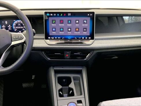 Used 2025 Volkswagen Tiguan S w/ 18" Wheel Package image 6