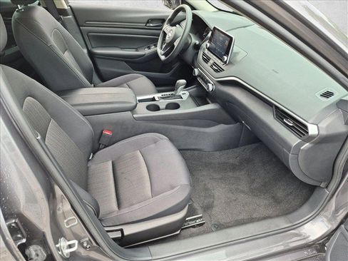 Certified 2025 Nissan Altima 2.5 S FWD image 19