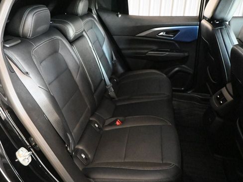 Used 2025 Chevrolet Equinox EV LT w/ LPO, Blackout Package FWD image 19